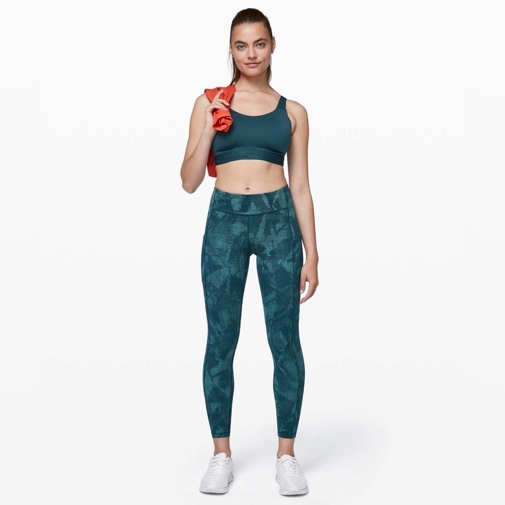 Lululemon Fine Form Bra in Bermuda Teal Size DD34.